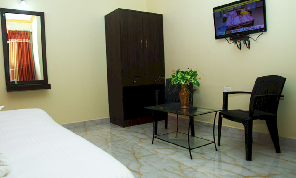 Rbr Suites Calangute Esterno foto