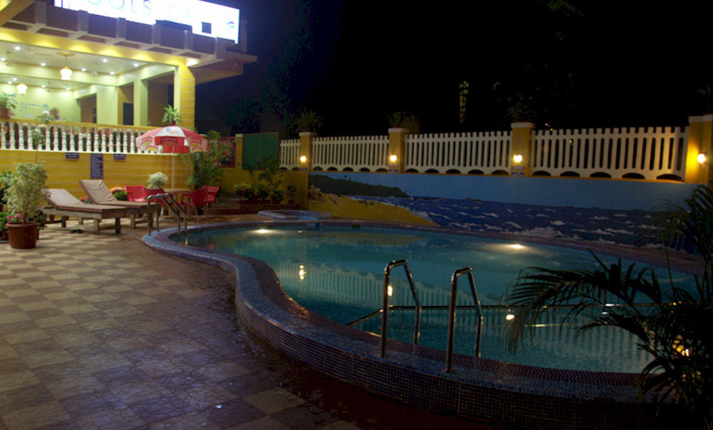 Rbr Suites Calangute Esterno foto