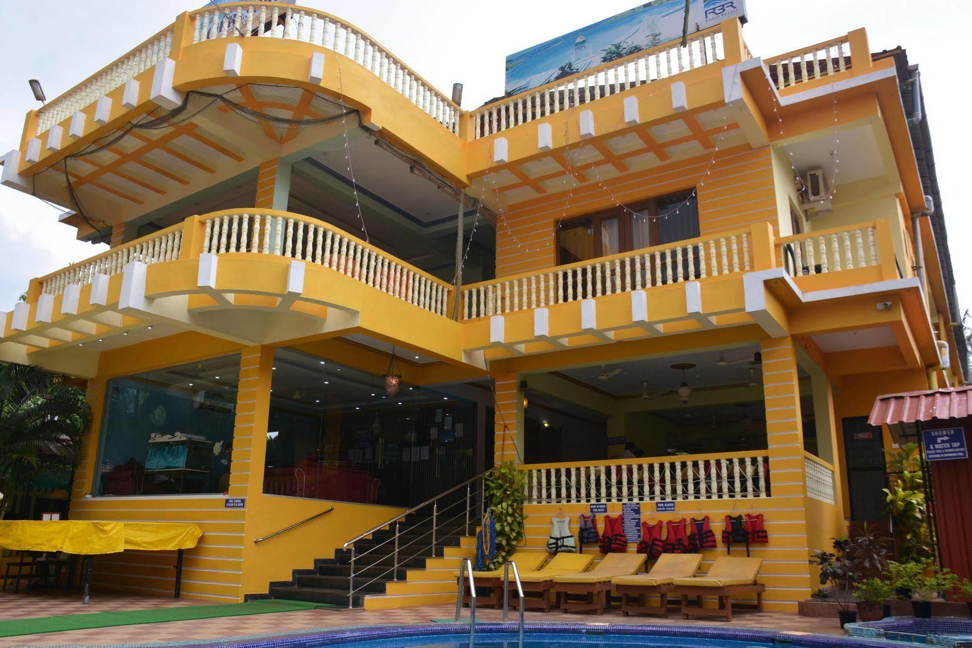 Rbr Suites Calangute Esterno foto