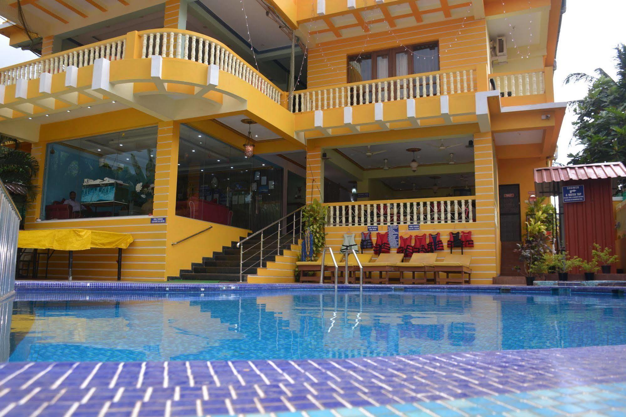 Rbr Suites Calangute Esterno foto