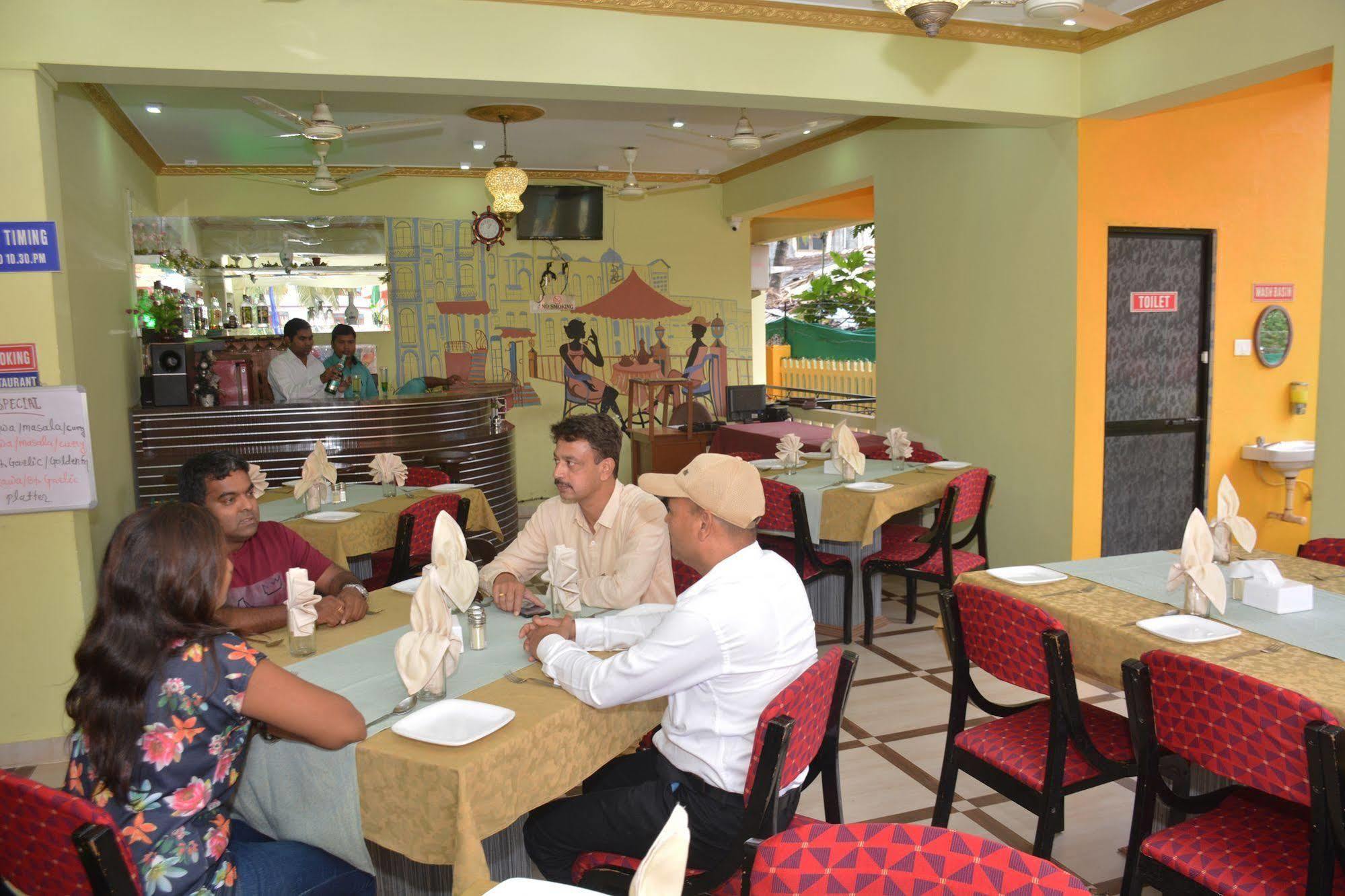 Rbr Suites Calangute Esterno foto
