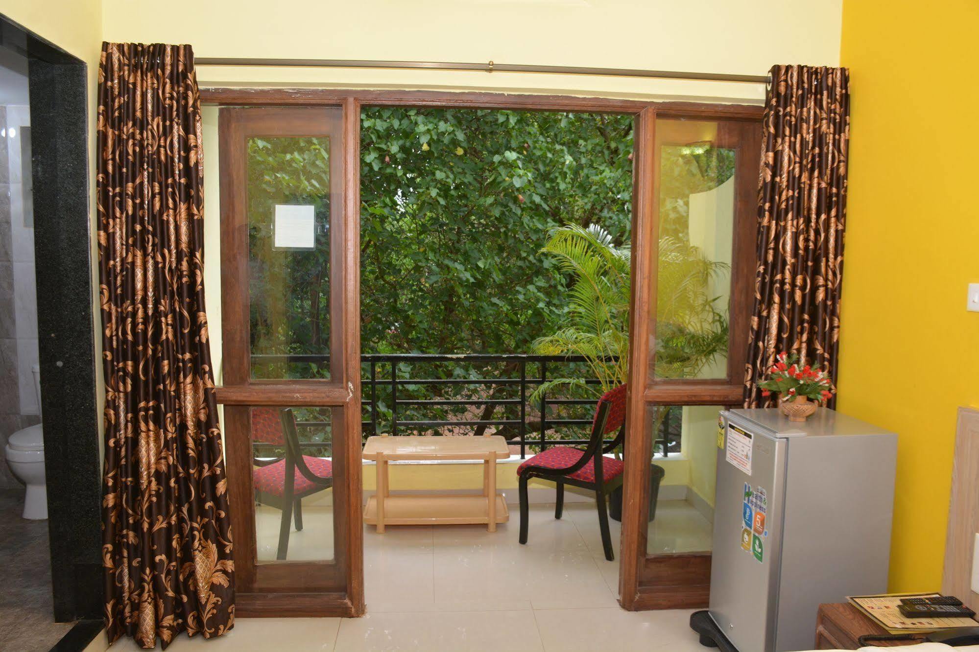 Rbr Suites Calangute Esterno foto
