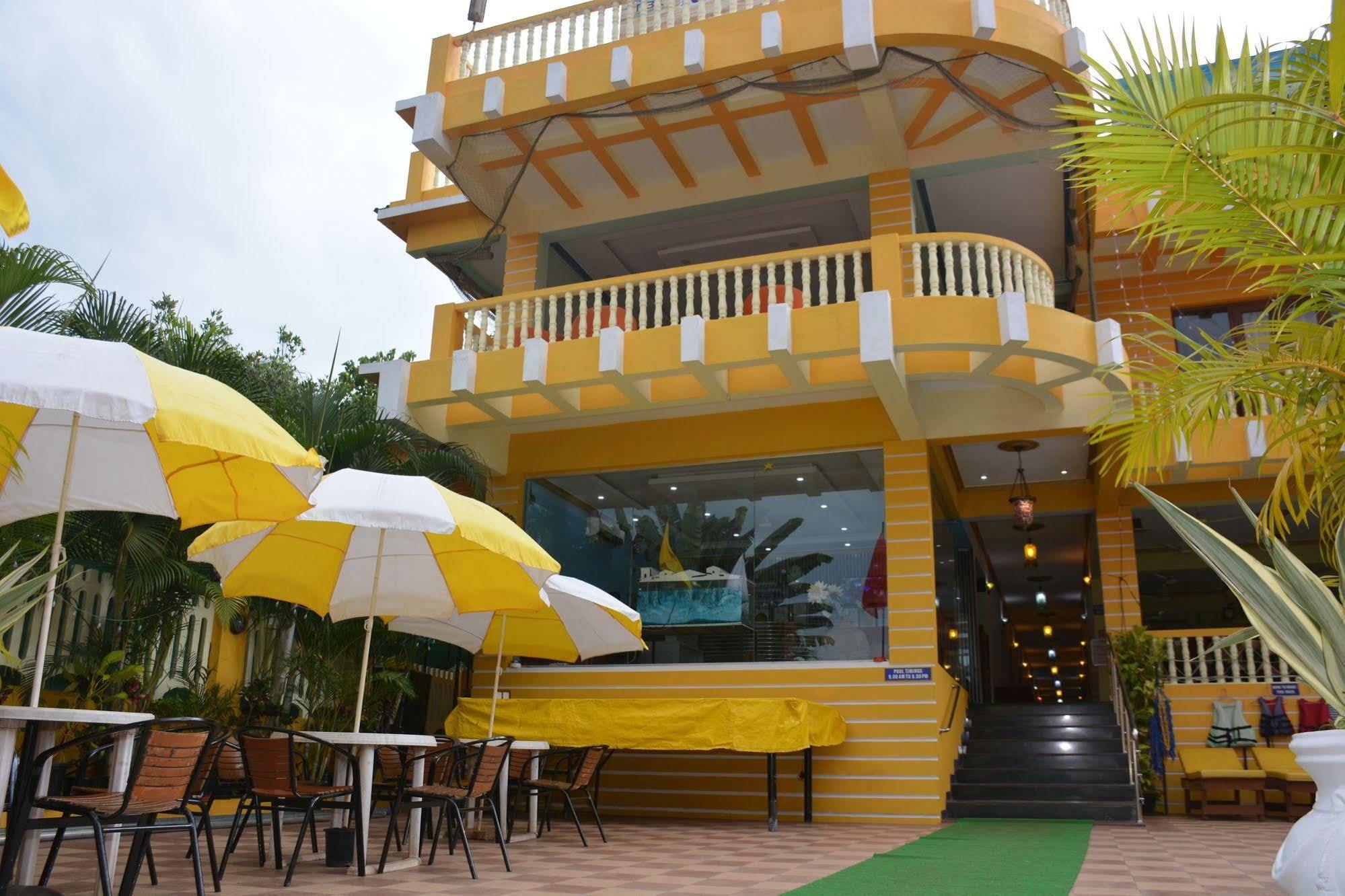 Rbr Suites Calangute Esterno foto