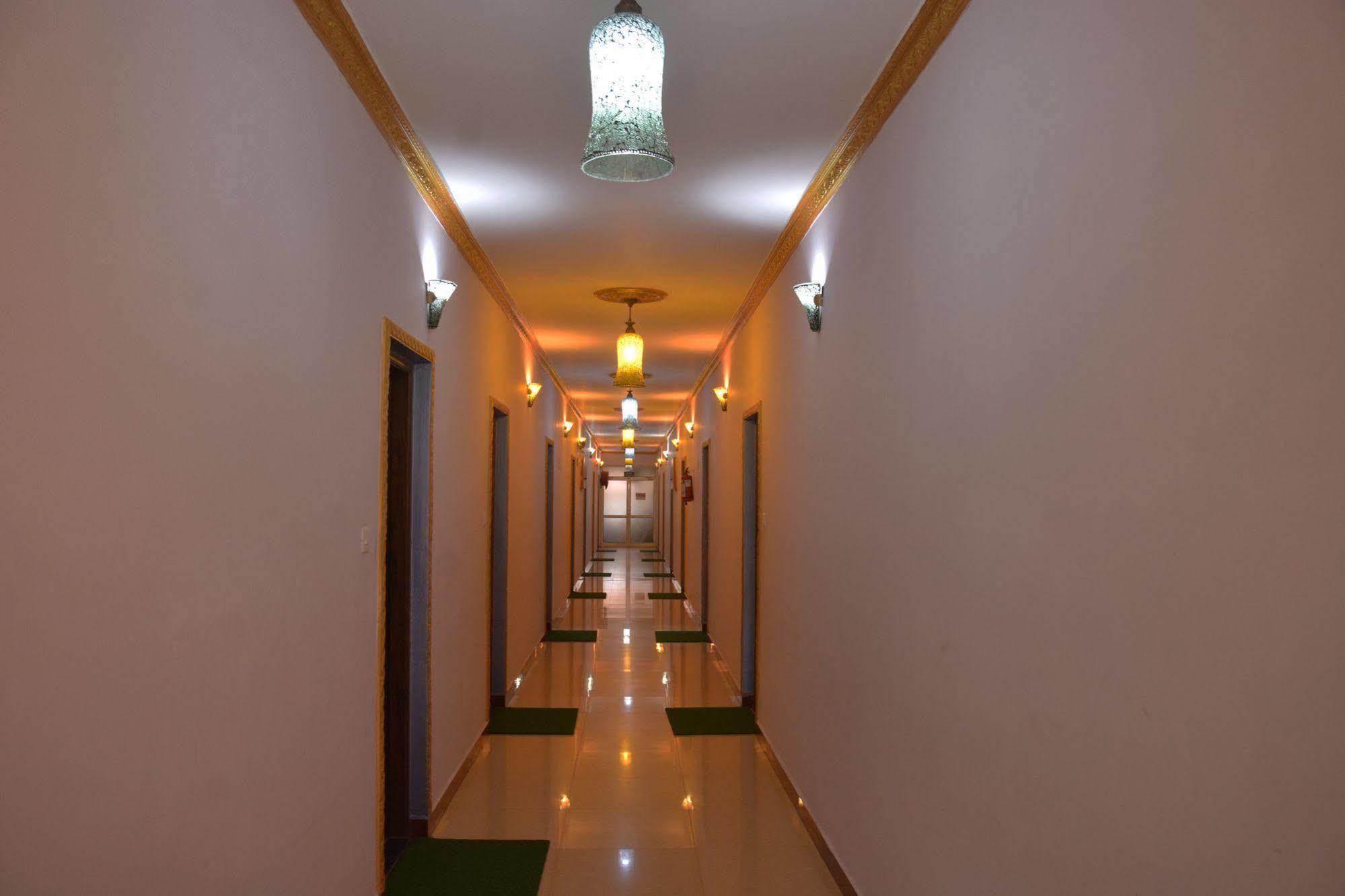 Rbr Suites Calangute Esterno foto