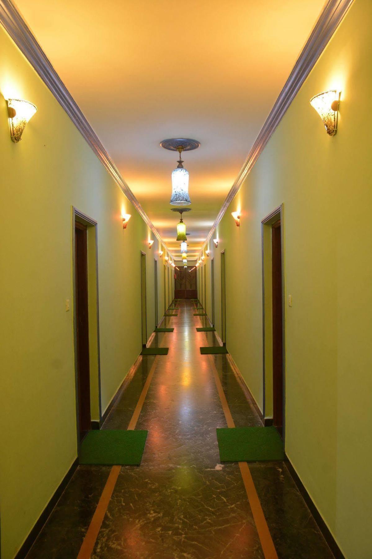Rbr Suites Calangute Esterno foto